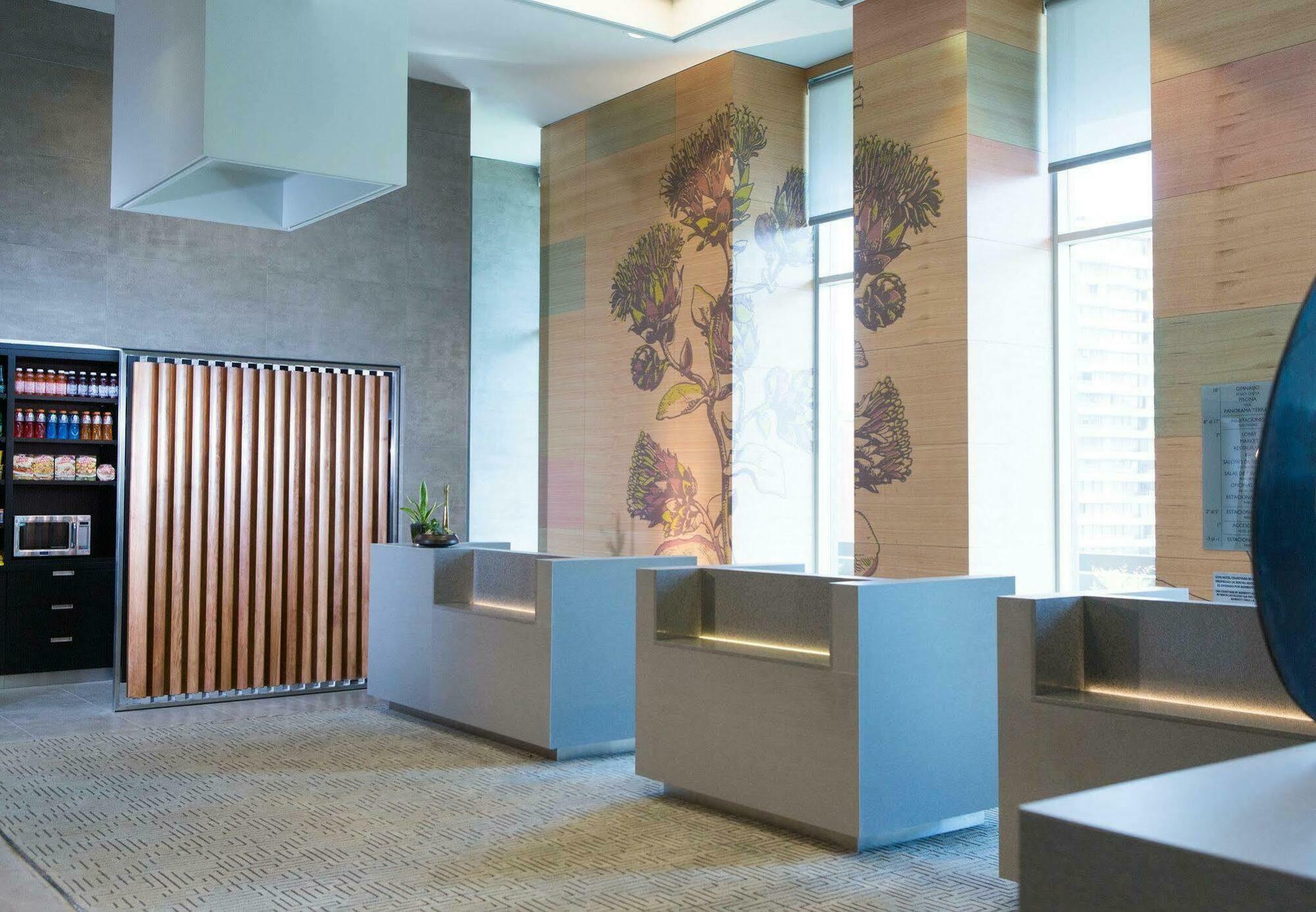 Courtyard By Marriott Condes Hotel Santiago del Cile